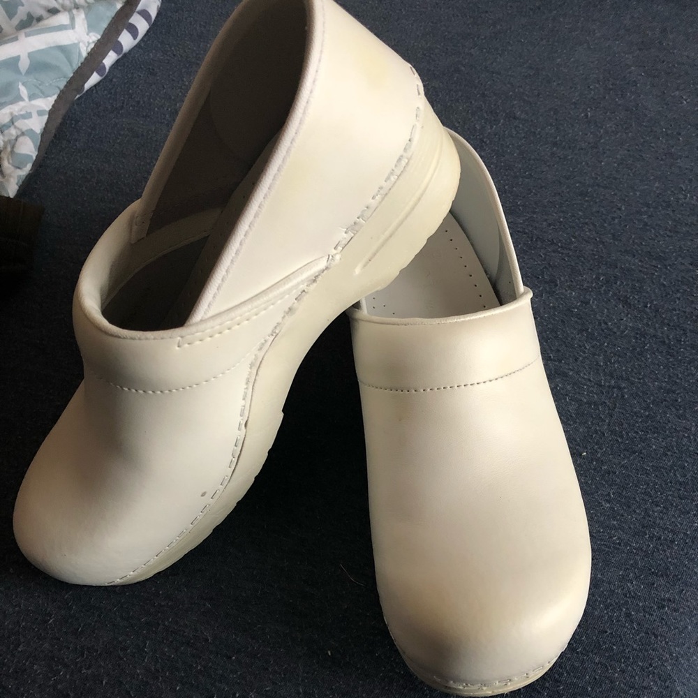 White Dansko. Size 41 NARROW